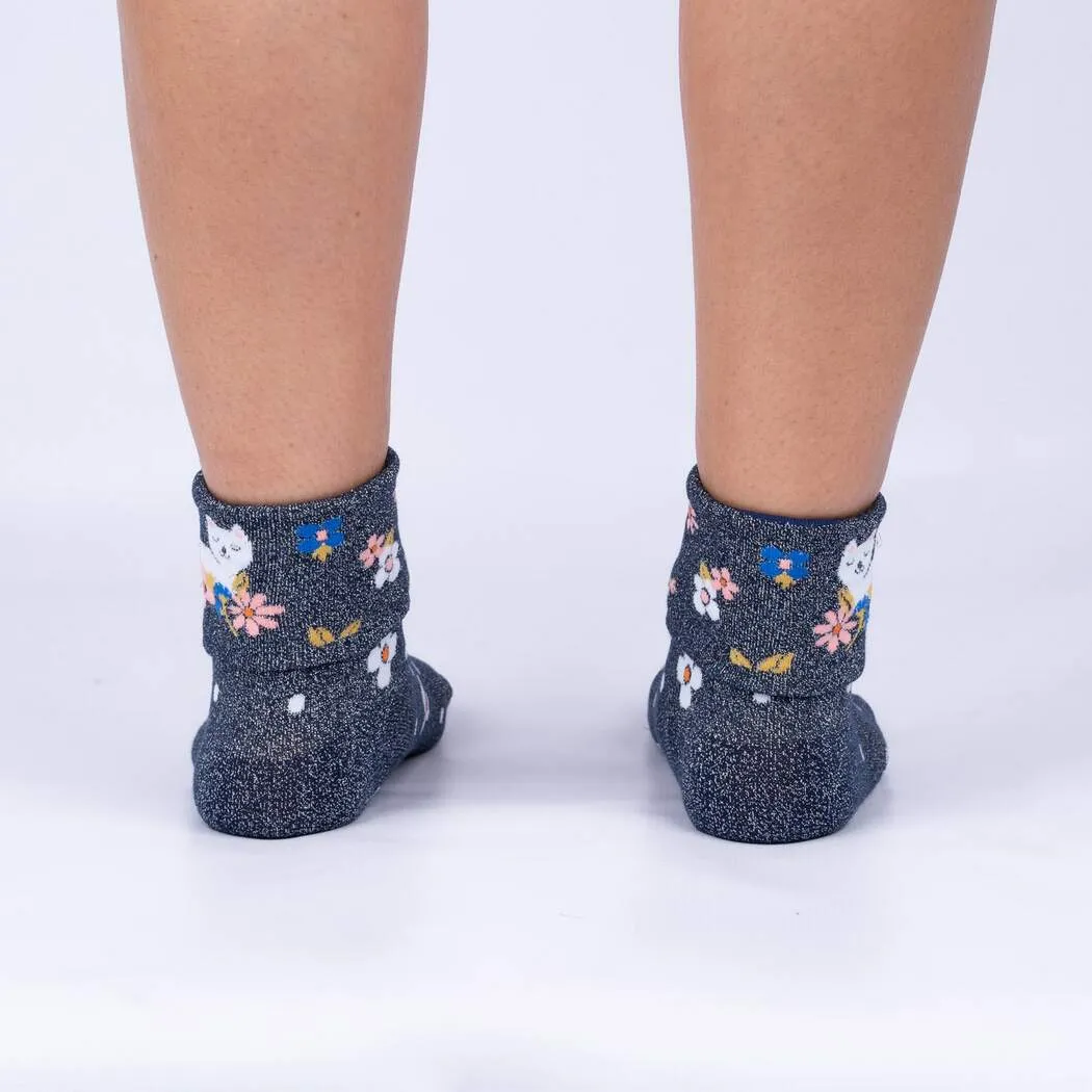 Sitting Kitty Turn Cuff